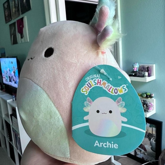 Archie Axolotyl Squishmallow - Picture 3 of 3